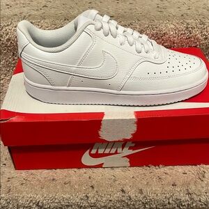 Nike court vision low women’s size 9